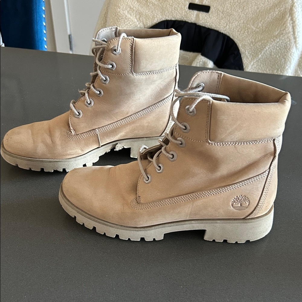 Timberland Light Tan Women's Boots (US 8)